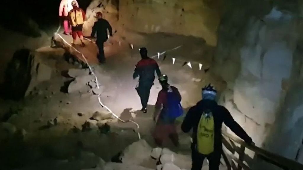 Un matrimonio, su hija y dos guías, atrapados en una cueva de Eslovenia por las fuertes tormentas