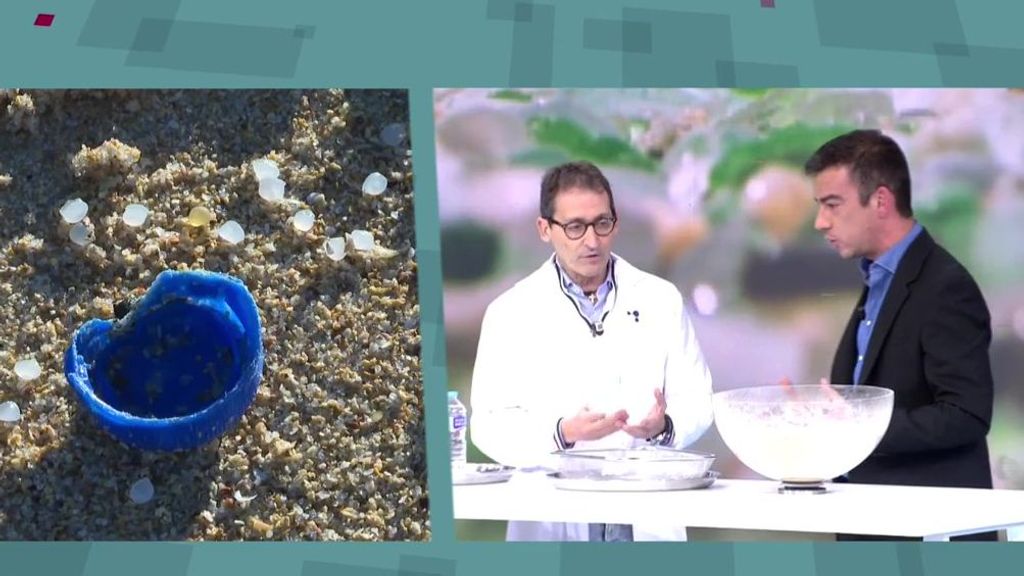 El químico de 'CAD' explica cómo afectan a la vida marina los pellets que inundan las costas gallegas: "Hay que ser rápidos"