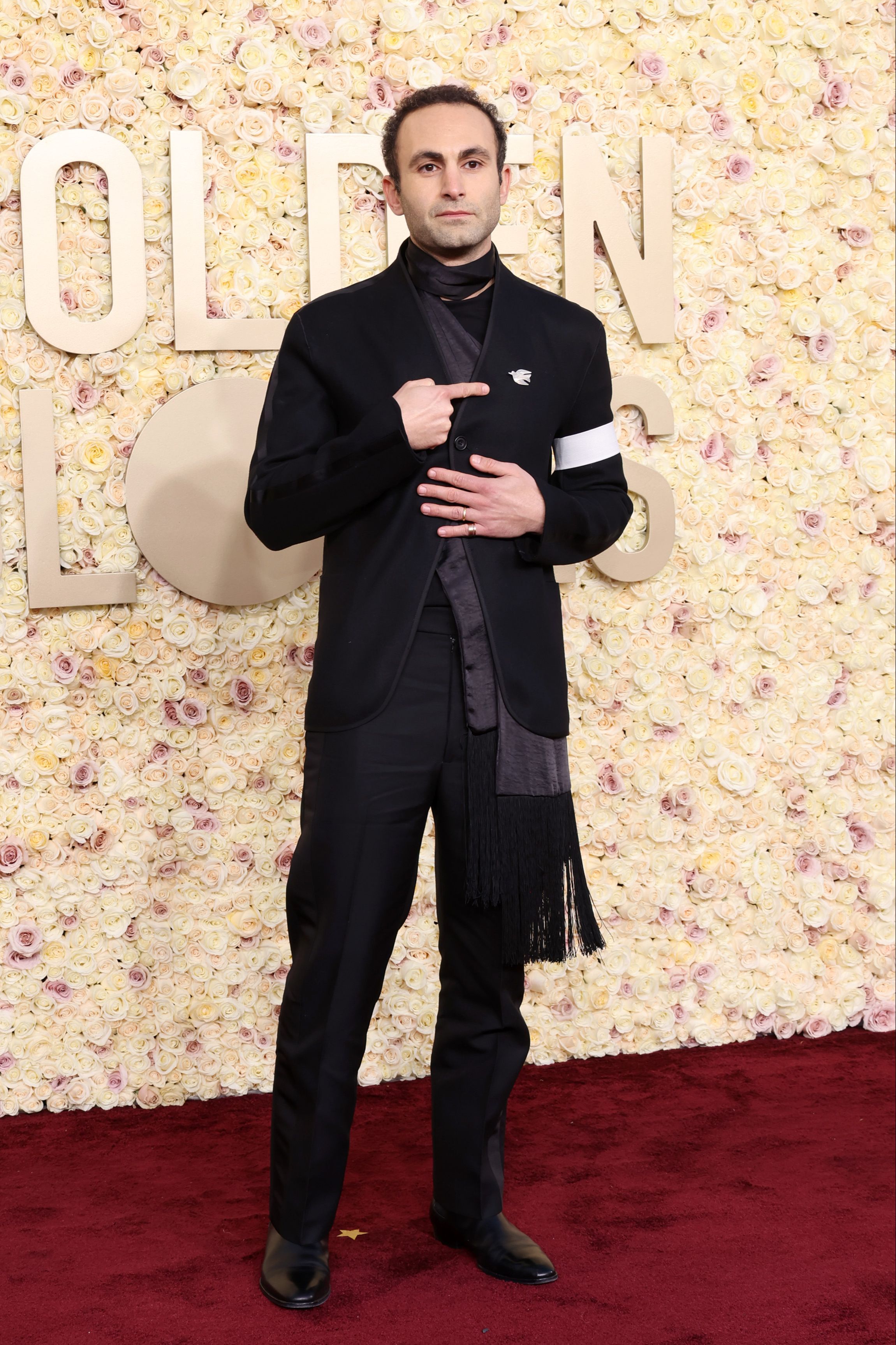Khalid Abdalla, en los Globos de Oro 2024