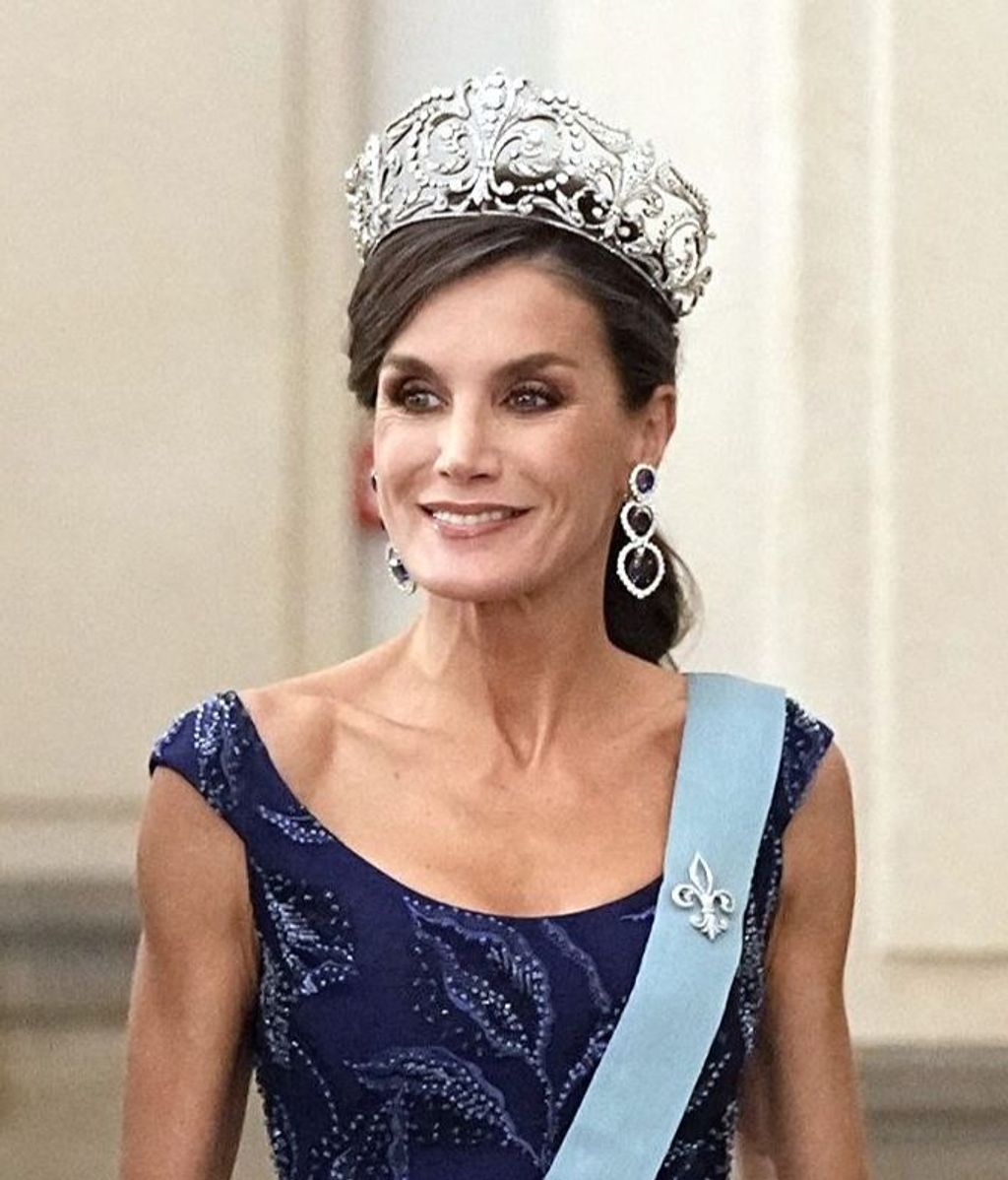 Letizia tiara flor de lis