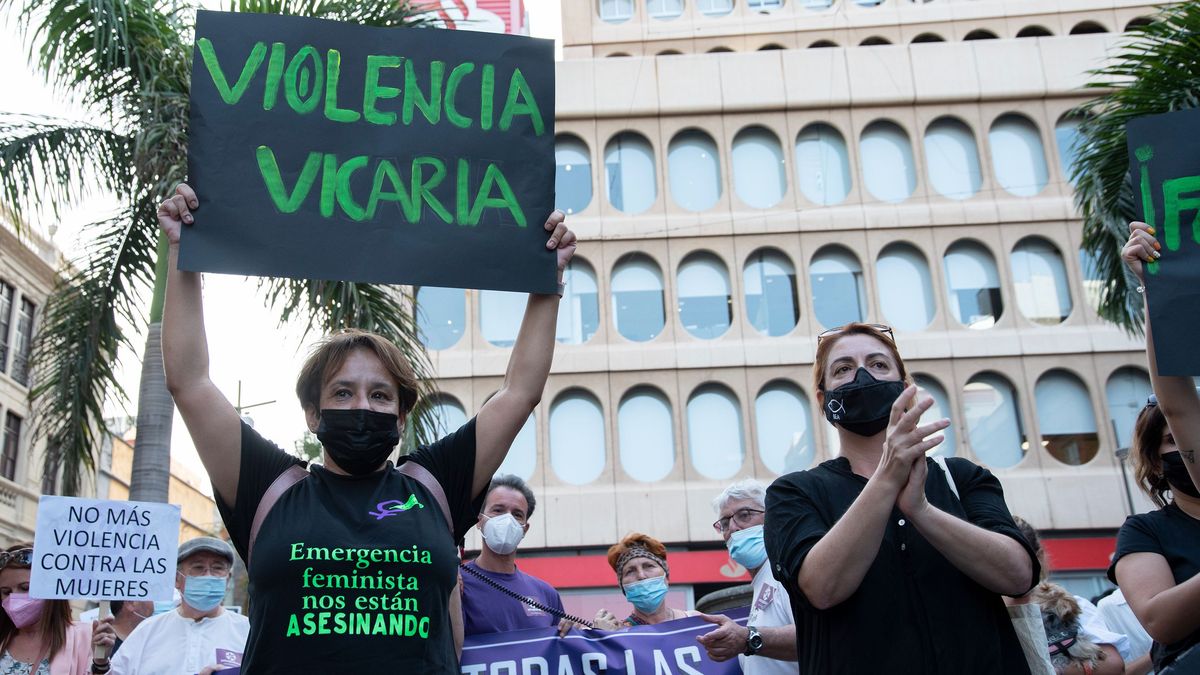 Mujeres protestan en Tenerife contra la violencia vicaria