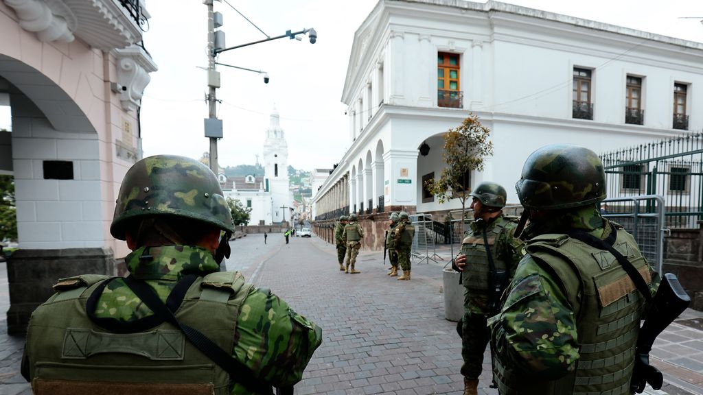 Ecuador, en guerra contra el narcoterrorismo ante coches bomba y atentados: "Está aterrorizada la gente"