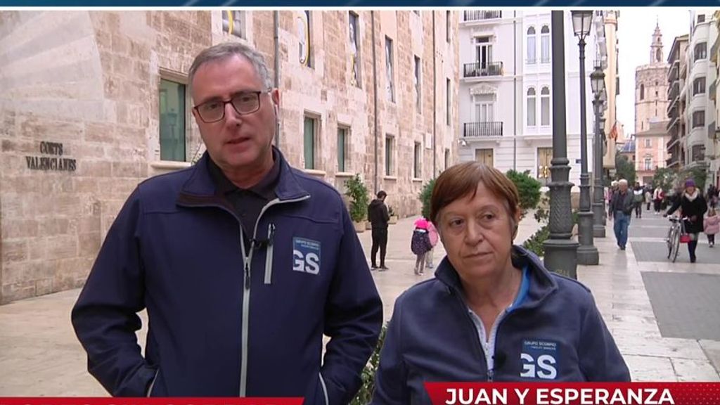 Los trabajadores de limpieza del Parlamento Valenciano hacen un llamamiento: ''Llevamos cuatro meses sin cobrar''