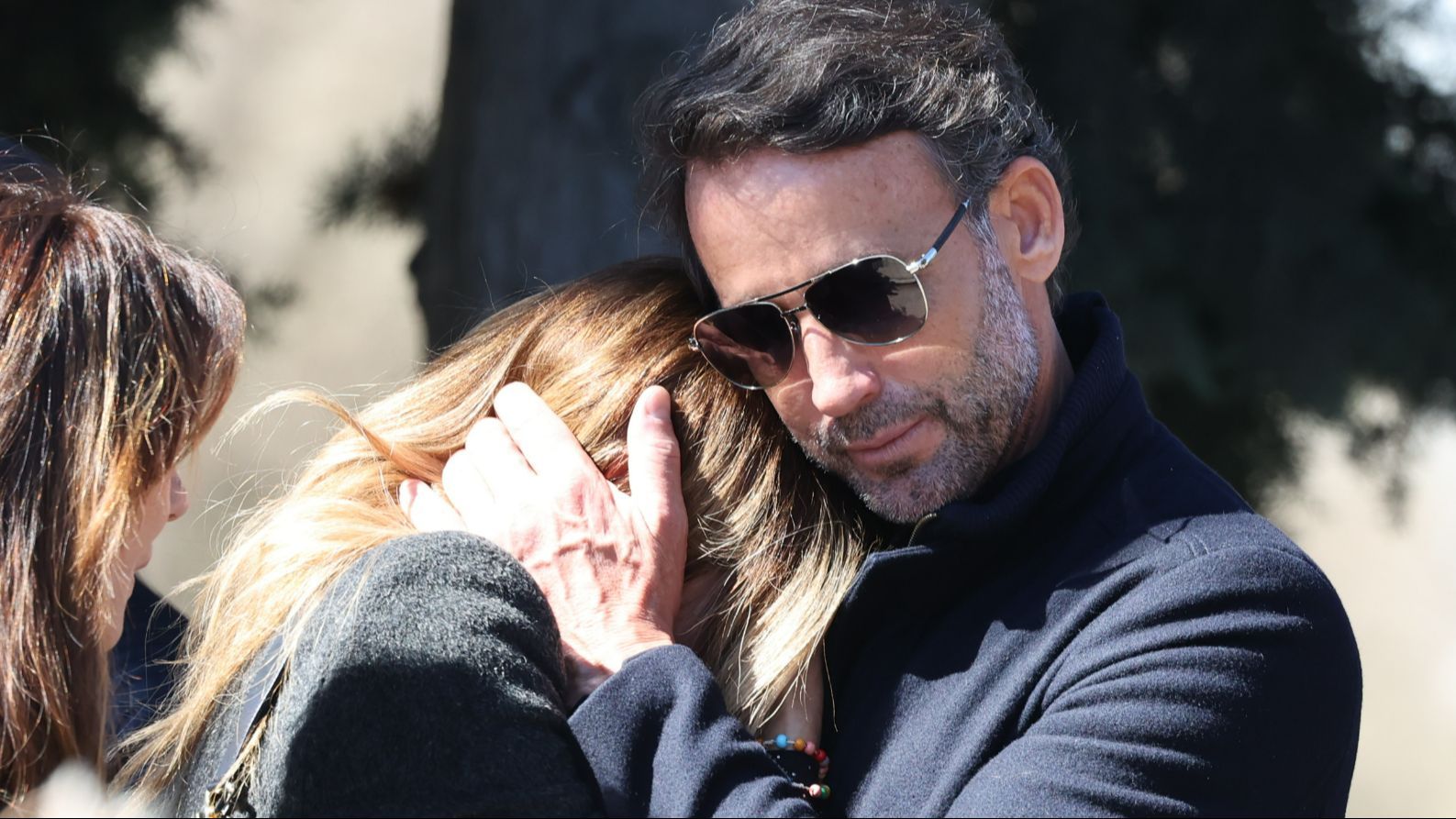 Álvaro Muños Escassi ha sido un gran apoyo para Lara Dibildos tras el fallecimiento de su madre