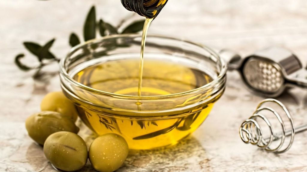 ¿Cuánto va a bajar el precio del aceite de oliva con el IVA al 0% aprobado por el Gobierno?