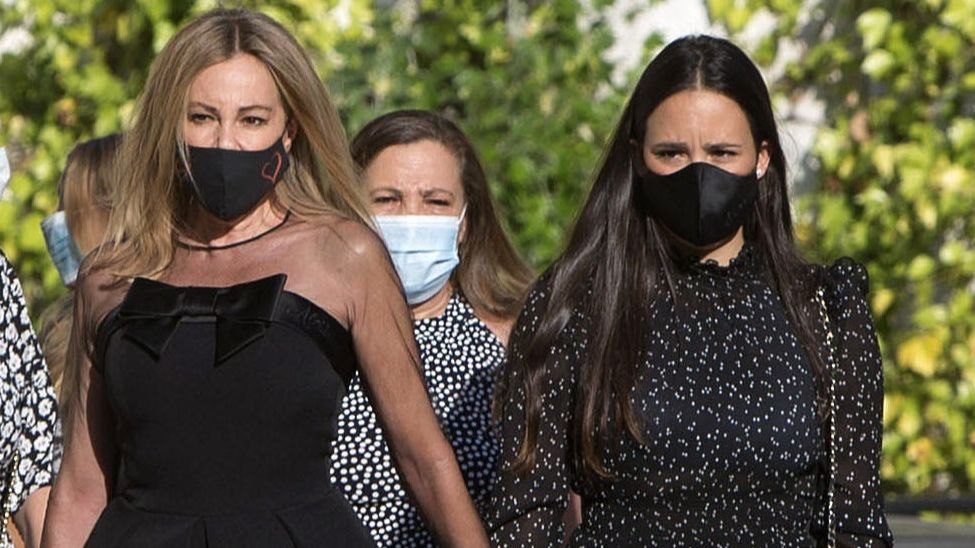 Monje y Obregón, durante el funeral de Aless Lequio
