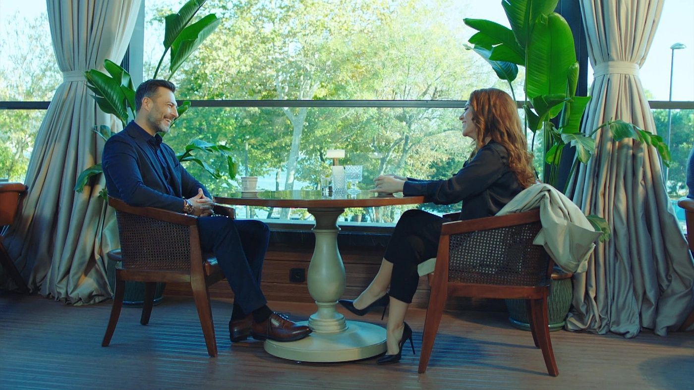 Ver 'Capítulo 11x Temporada 1 completo online' Mundos opuestos mitele