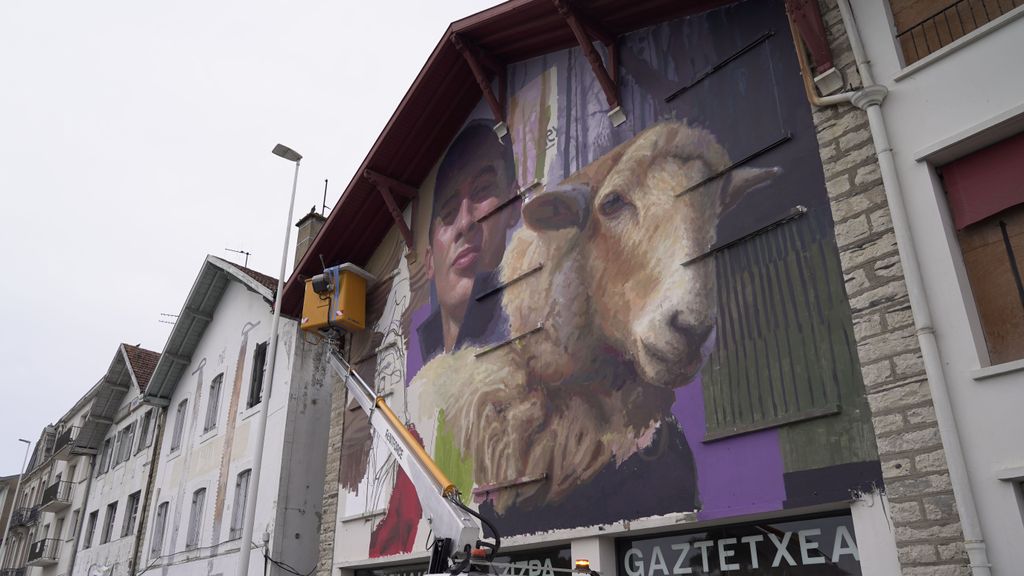 Mural en el Gaztetxe de Baiona