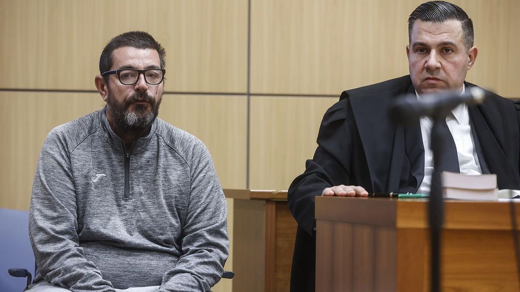 El parricida de Sueca, culpable de asesinar a su hijo de 11 años, no derrama ni una lágrima en el juicio