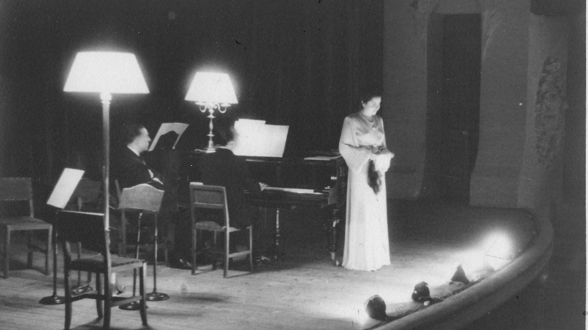 Debut de Victoria de los Ángeles en 1944