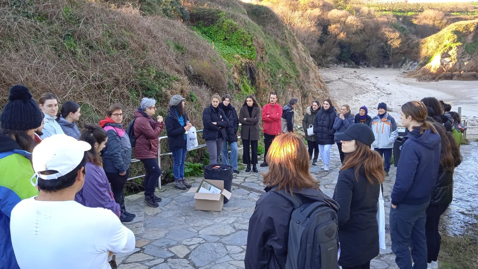 La UDC ha llevado a cabo una de las tres o cuatro convocatorias anuales de limpieza de arenales que suele hacer por curso académico