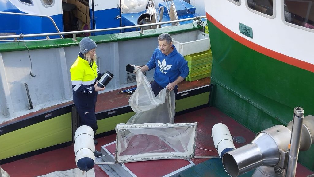Las redes que se emplearán para recoger bolitas en alta mar, se usaban hasta ahora para investigación