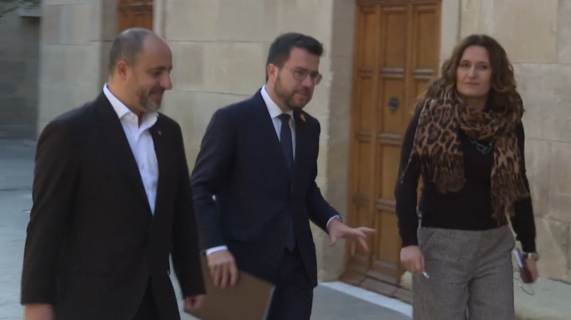 El Gobierno dice que Cataluña deberá acoger menas: ¿Qué ha pactado el Gobierno con Junts?