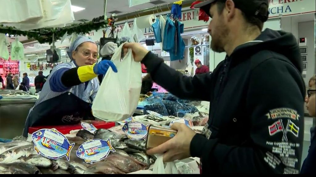 ¿Miedo a encontrarnos bolitas de plástico en el pescado?: la mayoría de consumidores están tranquilos