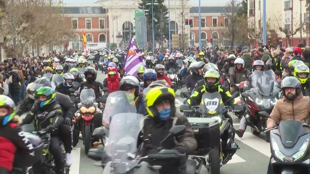 'Pingüinos' reúne a más de 40.000 participantes en Valladolid: homenaje a los 299 motoristas fallecidos
