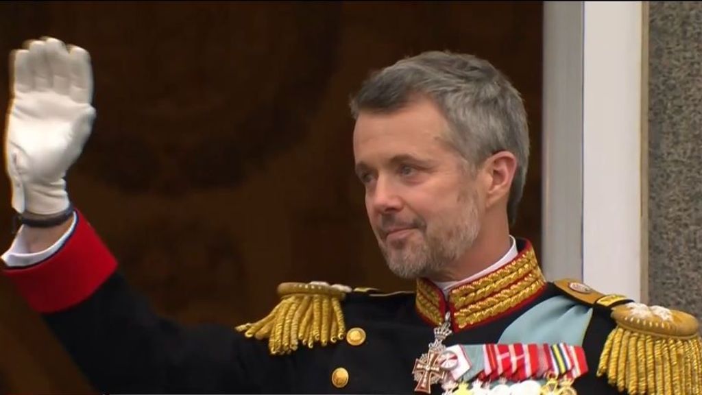 Conmovedora imagen del nuevo rey de Dinamarca: Federico X se emociona al saludar a los daneses