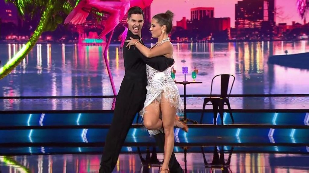 Elena Tablada se recupera de un divorcio (y de un esguince) bailando salsa: "Aquí vas a recuperar la sonrisa"
