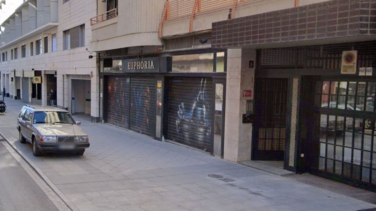 Fachada de una discoteca en el Camino de Purchil en Granada