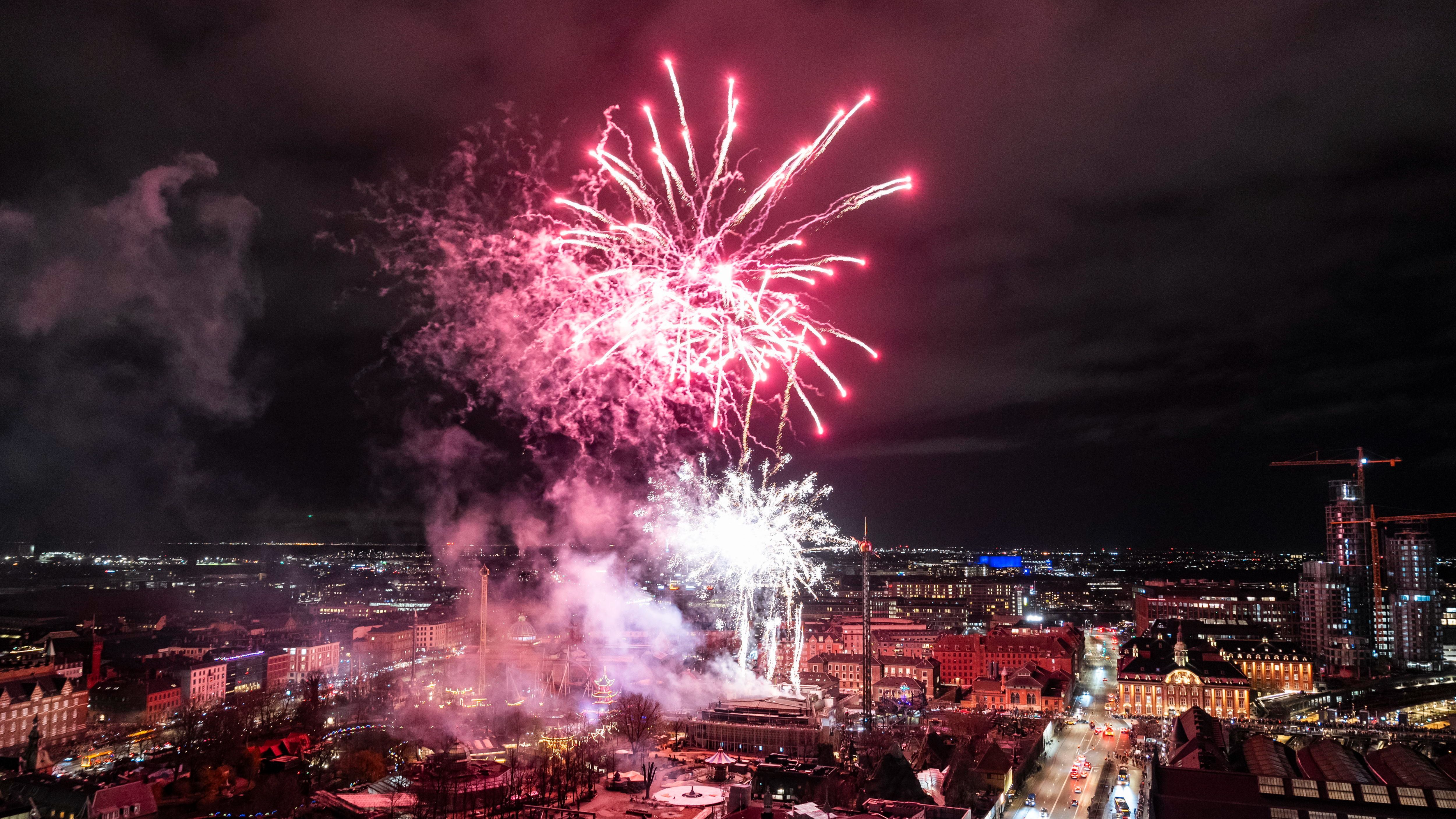 Fuegos artificiales en honor al nuevo rey de Dinamarca