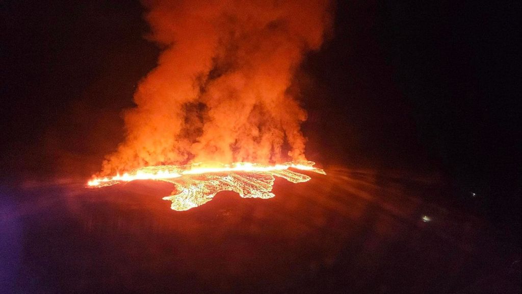 Una nueva erupción de magma obliga a evacuar Grindavik, en Islandia, por segunda vez