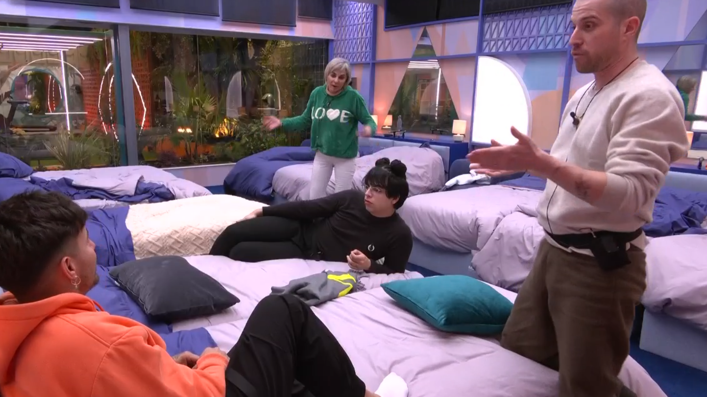 Marc y Ana María discuten en la habitación