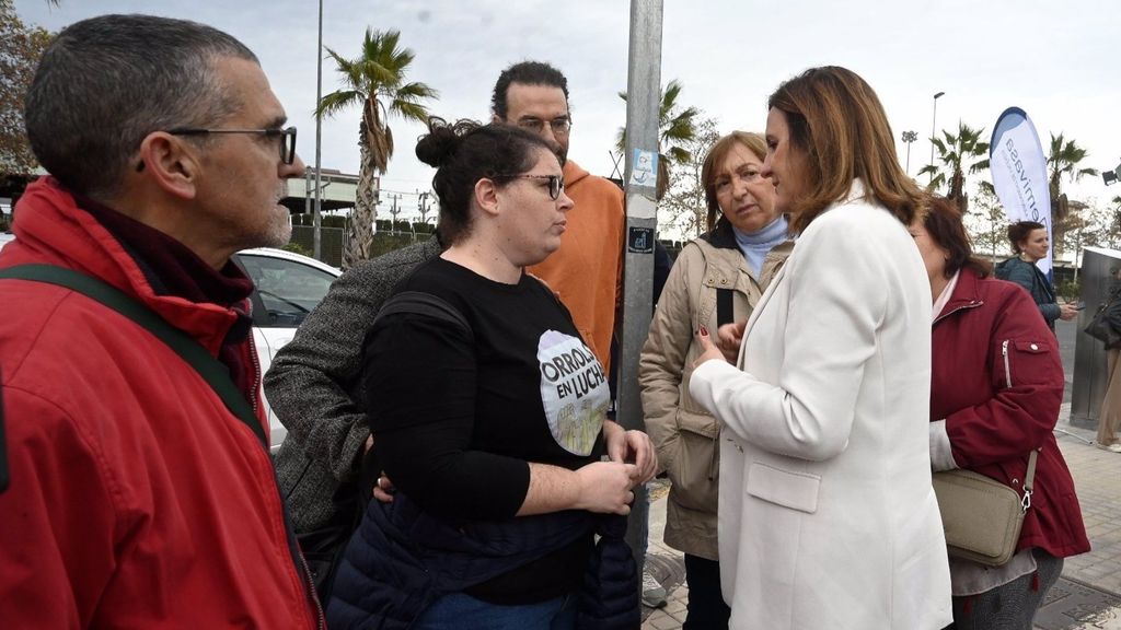 Alcaldesa de Valencia con representantes de vecinos de Orriols