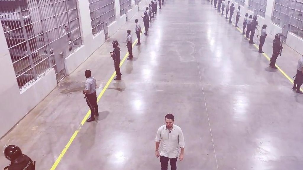 Entramos en la cárcel El Salvador, la más infernal de las bandas criminales: "Nos han requisado todo"
