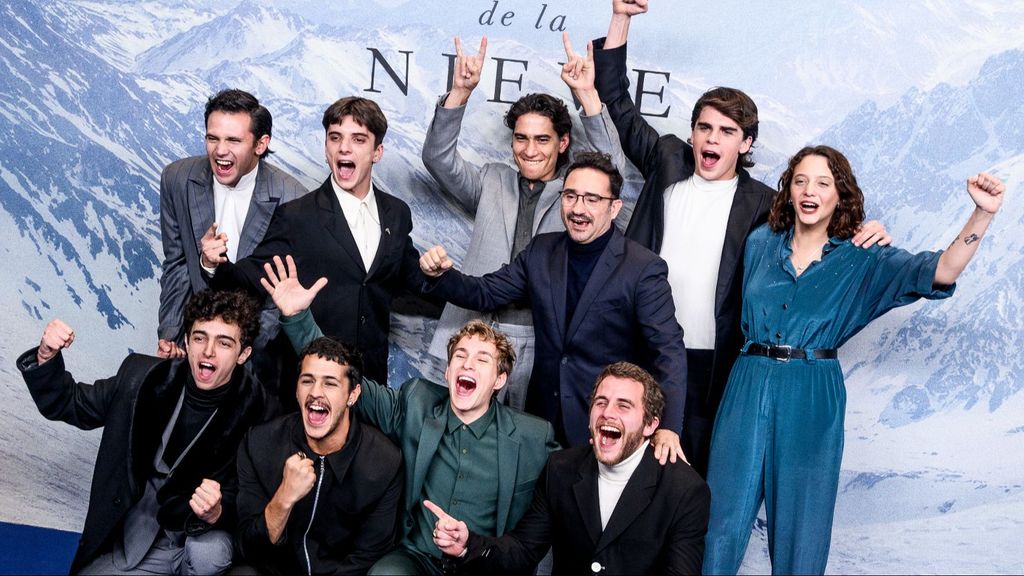 El elenco de 'La sociedad de la nieve'