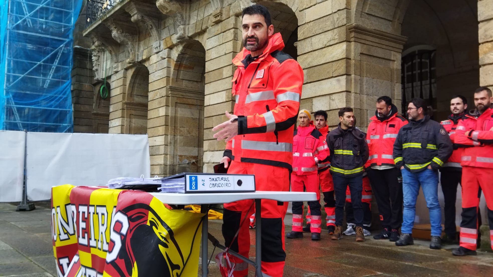 Entre otras cosas buscan elevar su retribución mensual hasta los 1.670 euros, para lo que han recogido 32.000 firmas