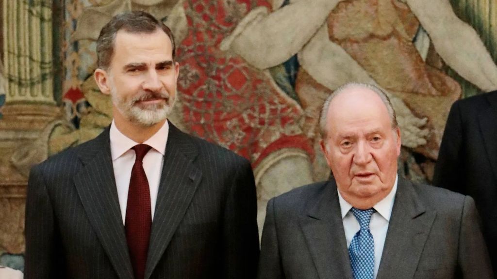 El revelador mensaje de WhatsApp de Don Juan Carlos al Rey Felipe al volver a España: "Estaba molesto"