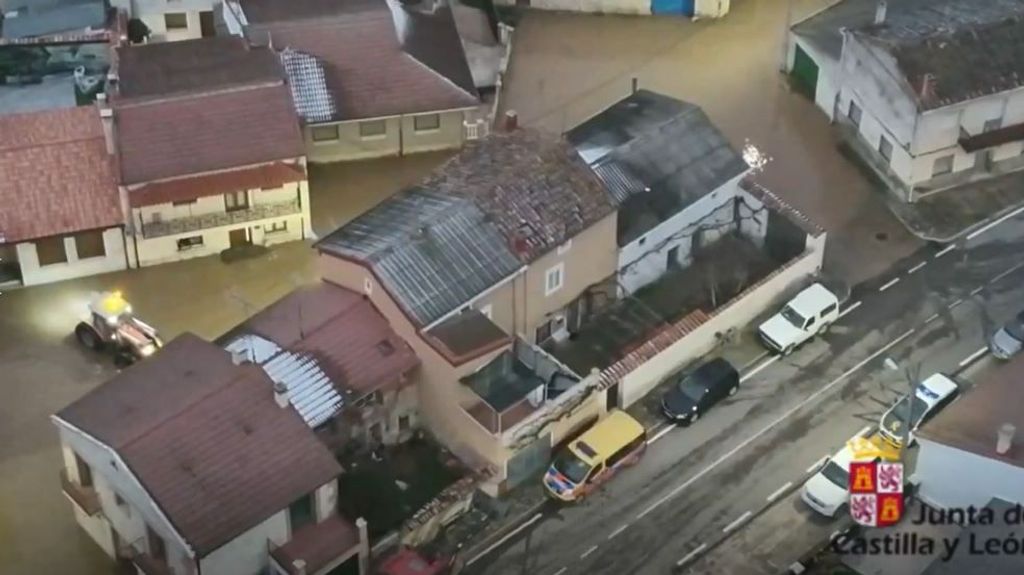 Las lluvias inundan Valladolid: el nivel del río Cega llega a los siete metros, su caudal duplica máximos históricos e inunda Viana