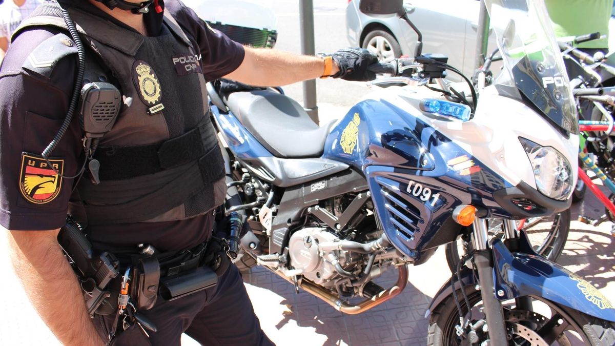 policia nacional moto sevilla