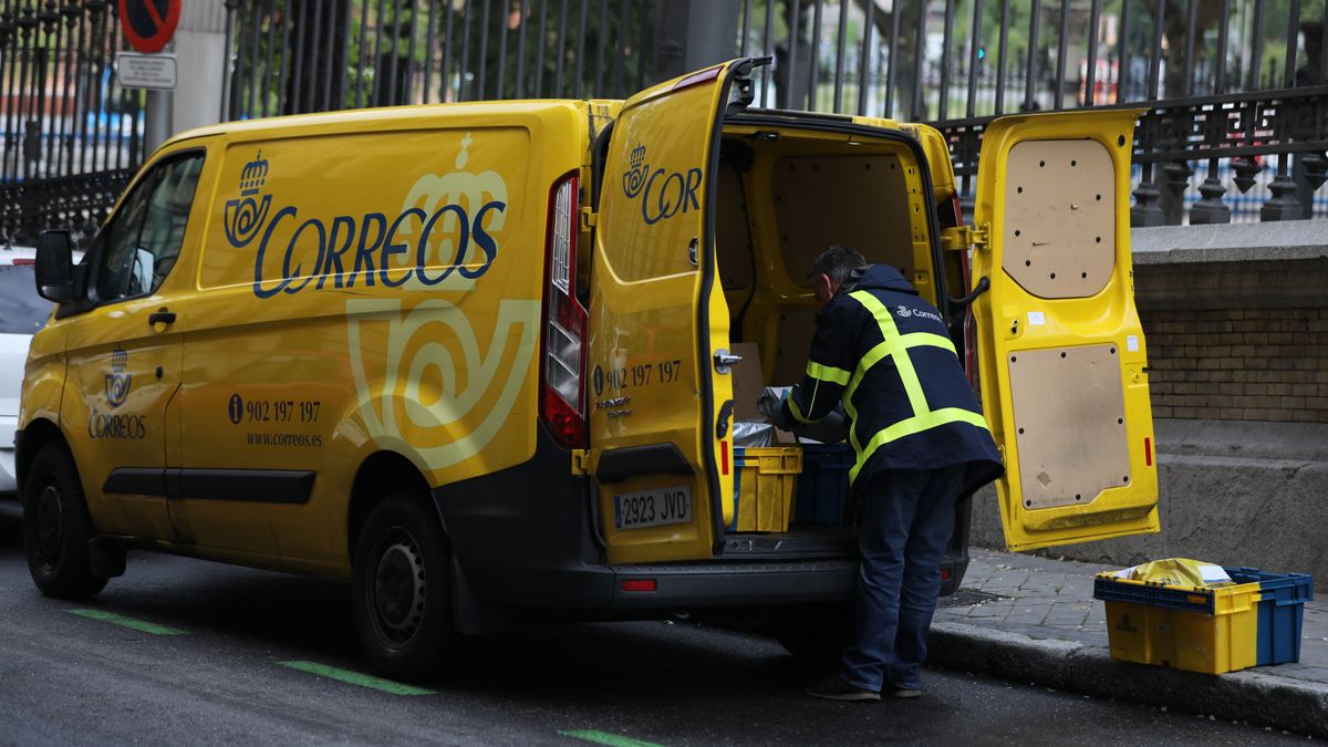 Un trabajador de Correos, ajeno a esta información