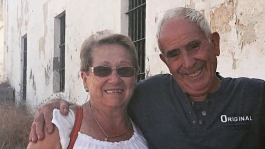 Los padres de los hermanos Bayona.