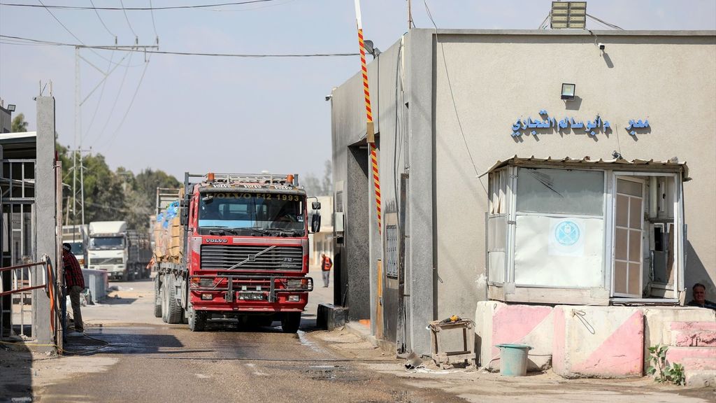 Manifestantes israelíes impiden la entrada en Gaza de camiones de ayuda humanitaria