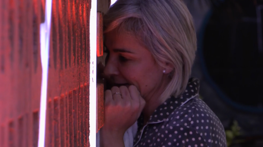 Ana María, reclamando a los ladrones