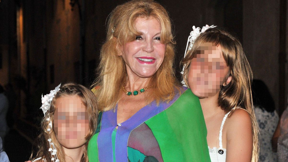 Carmen Thyssen con sus dos hijas