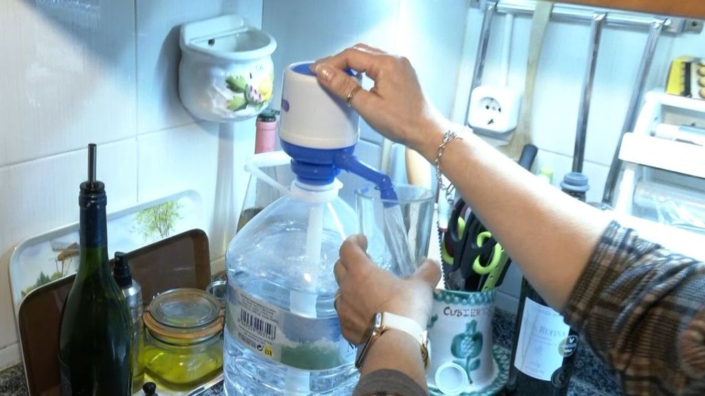 Dispensador de agua de una garrafa