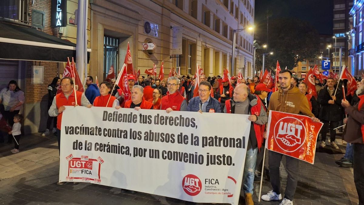 Medio millar de trabajadores del azulejo han salido a la calle según UGT-País Valencià