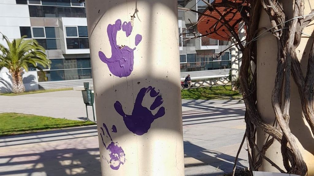 Sancionada con 1.000 euros por hacer una pintada feminista en el barrio madrileño de San Blas