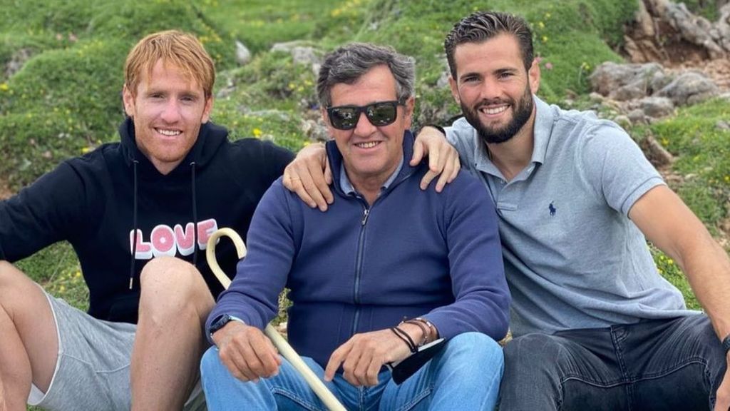 Chema, junto a sus hijos, Nacho y Álex Fernández