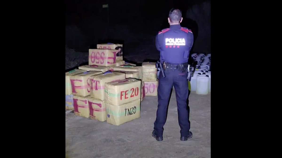 La policía interviene 3,5 toneladas de hachís y 4 vehículos en una cala del Cap de Creus