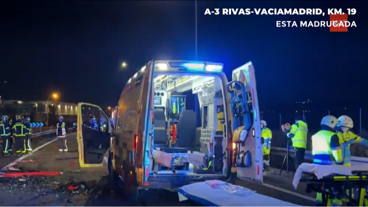 Tres muertos y tres heridos graves en un choque frontal en la A-3 en Rivas