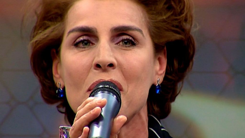 El pasado de Antonia Dell'Atte como cantante