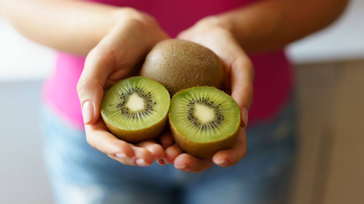 ¿Comer kiwi te puede hacer más feliz?