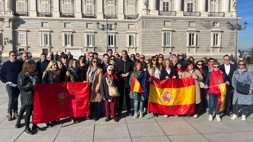 Delegación del PPN en la concentración de Madrid contra la ley de amnistía.