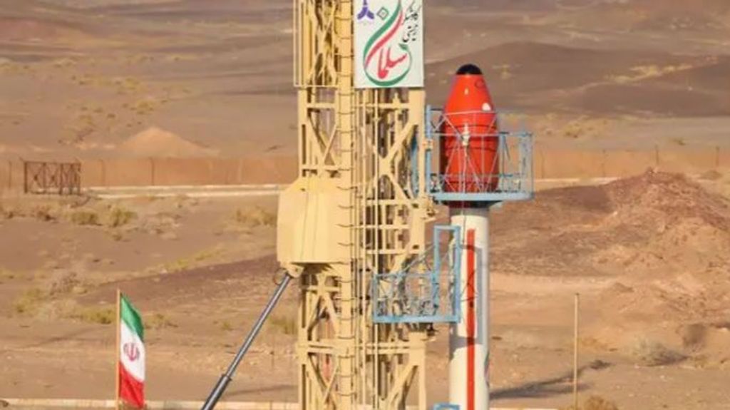 Irán anuncia el lanzamiento simultáneo de tres satélites al espacio