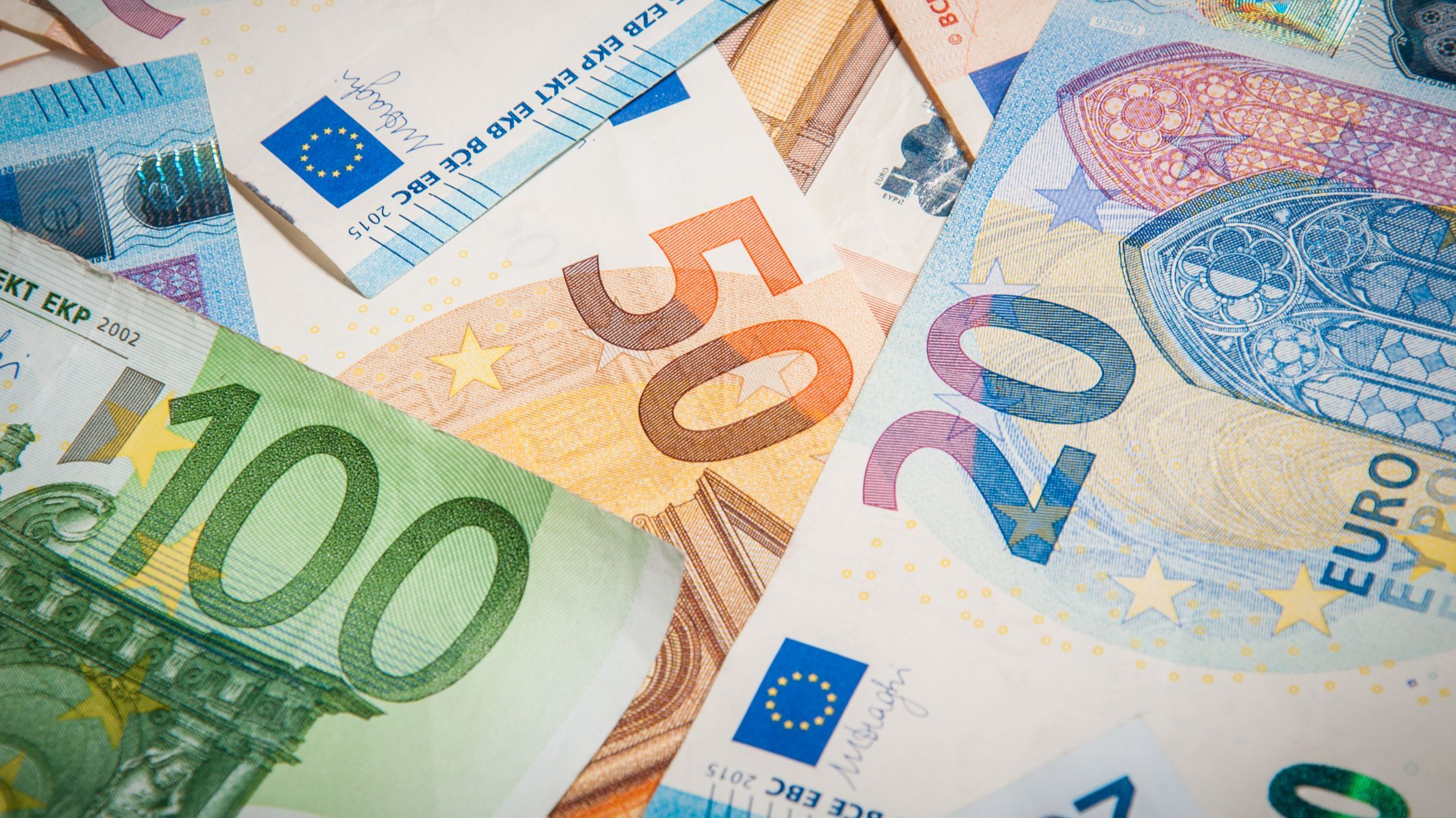 Los billetes falsos en circulación aumentaron un 24 % en 2023
