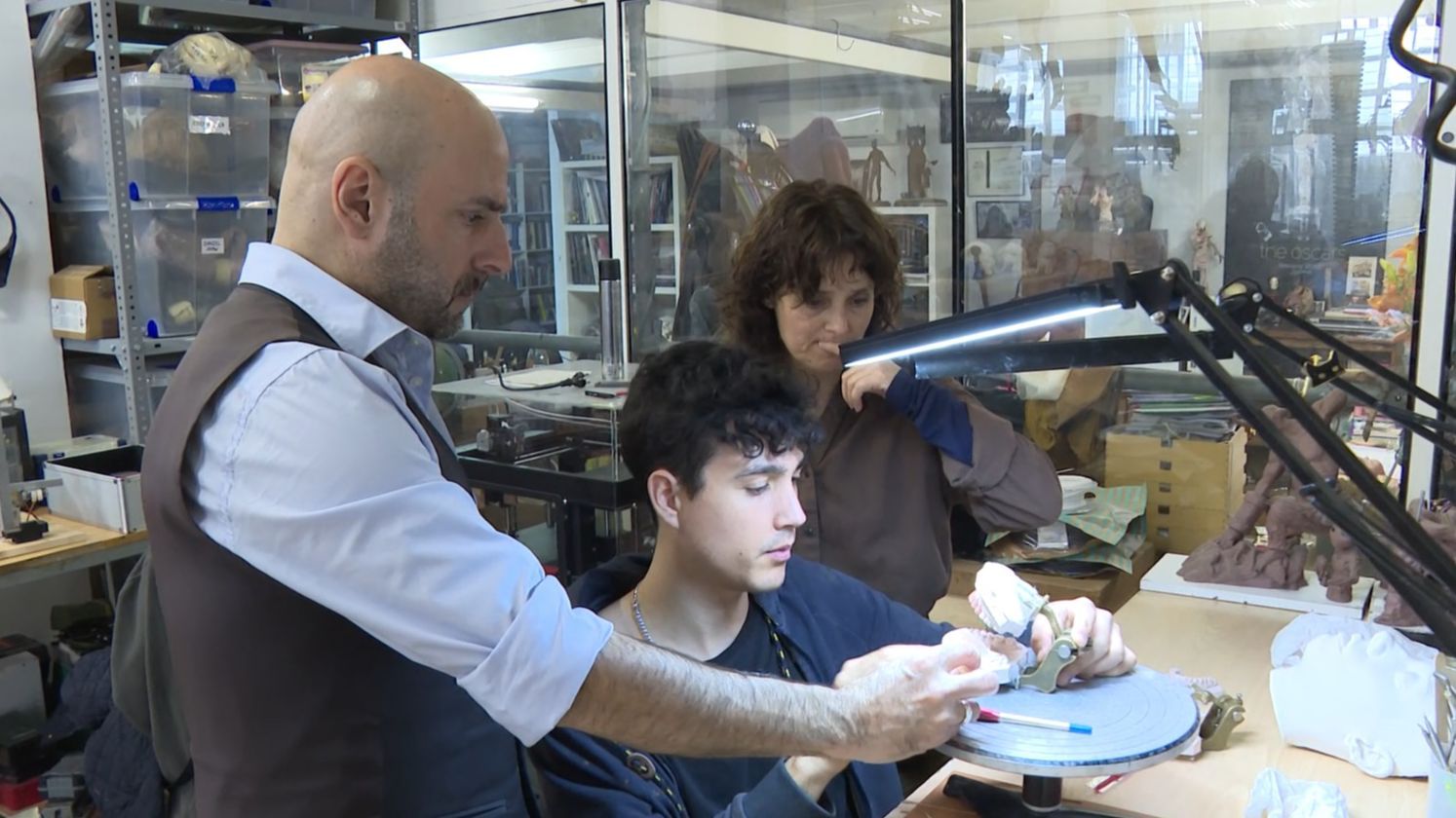 Montse Ribé y David Martí trabajando en el estudio