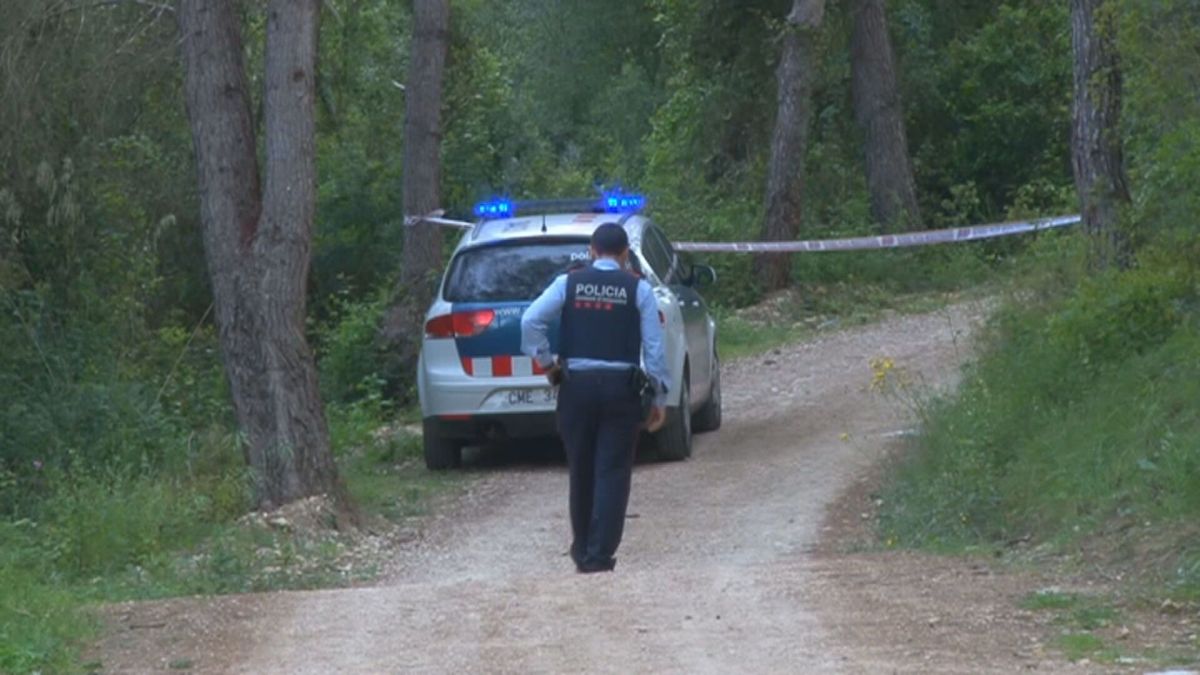 Coche en el que fue hallada sin vida Fátima, vecina de Torroella de Montgrí